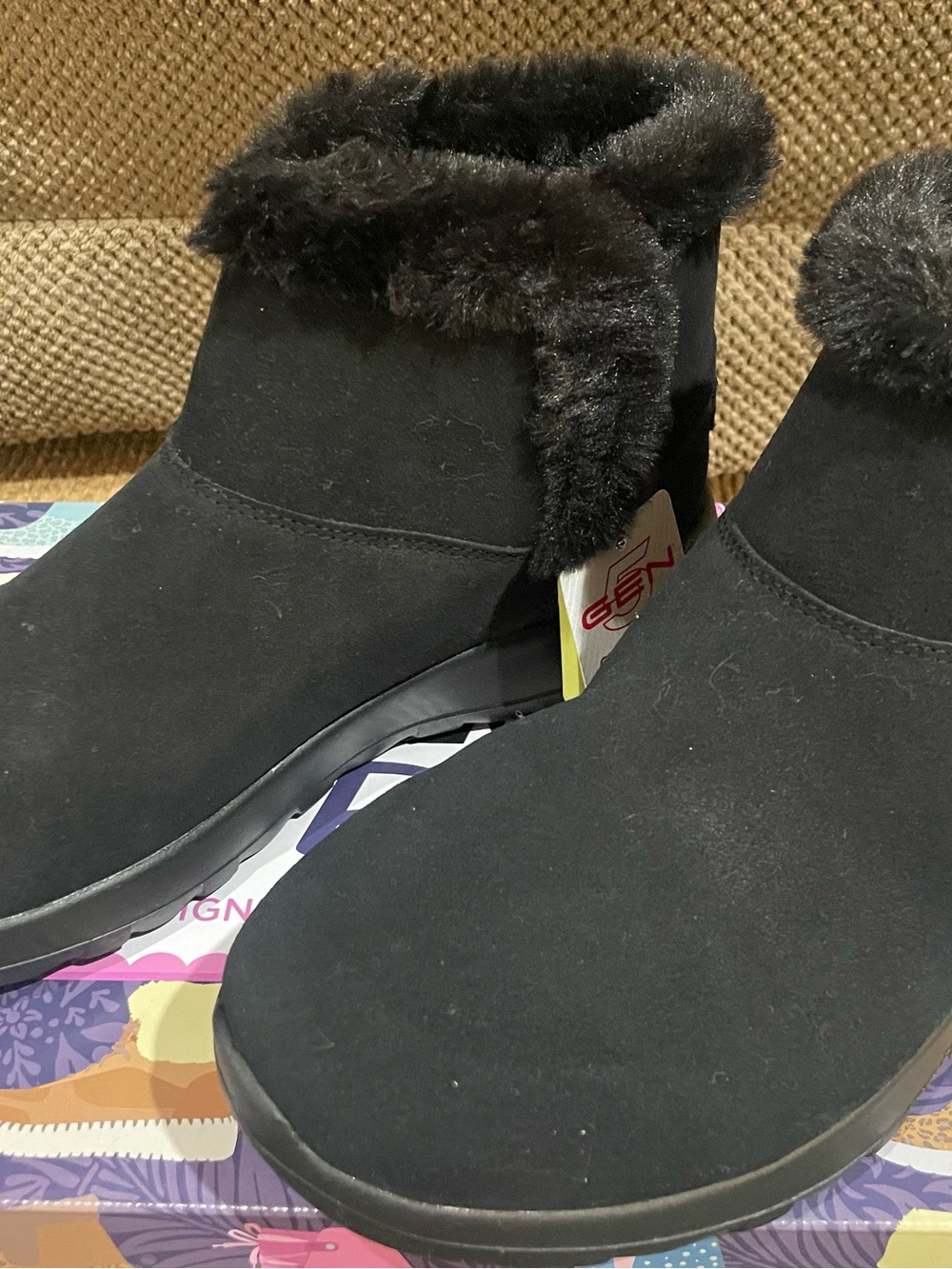 Sketchers Go Walk cozy Women's Black Faux-Fur Ankle Boots